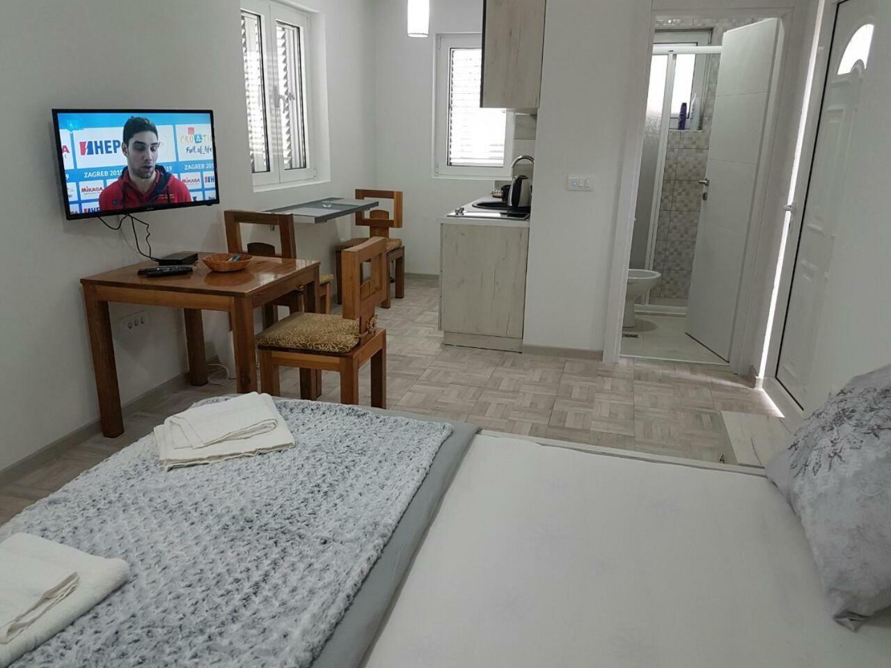 Apartamento Porto Njegusi A2 Cetinje Exterior foto